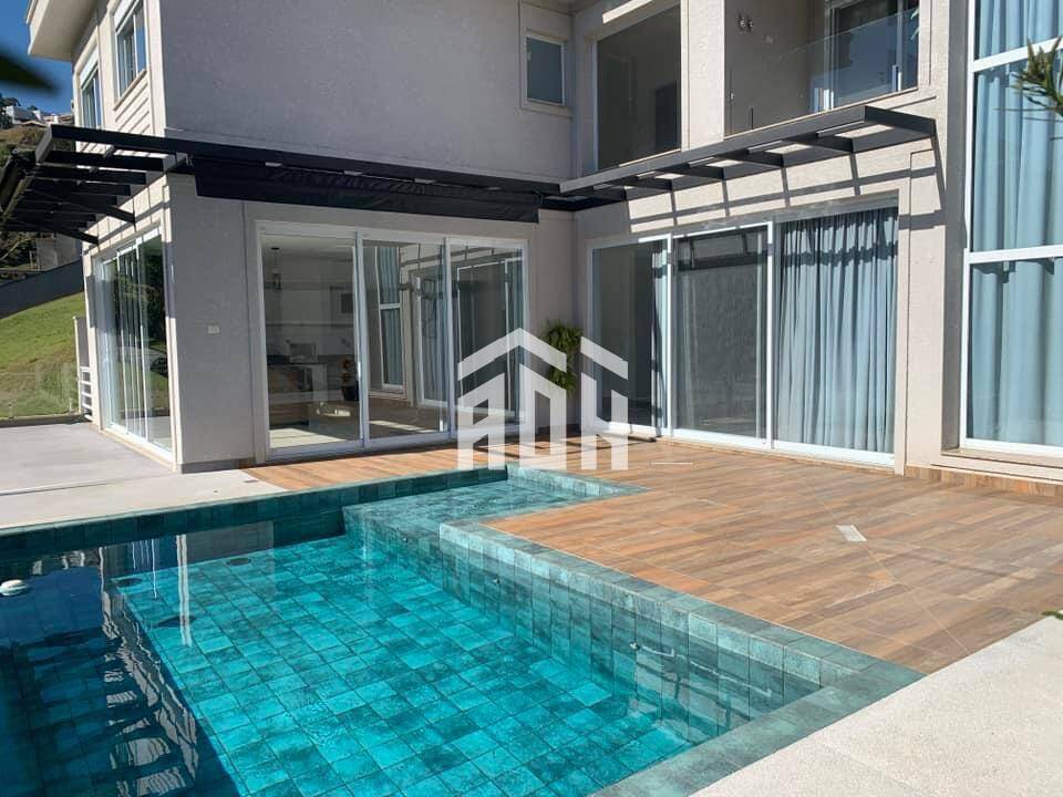 Casa à venda e aluguel com 4 quartos, 480m² - Foto 1