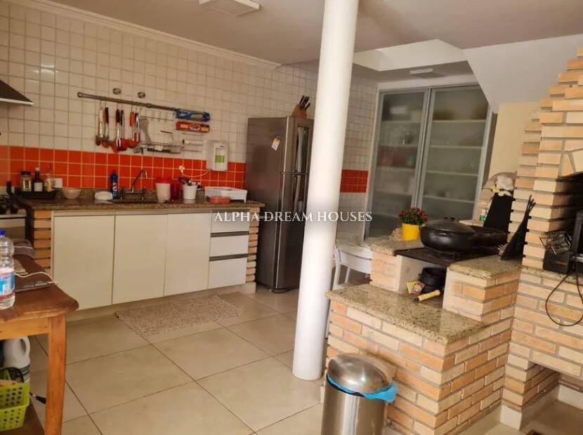 Casa à venda com 4 quartos, 500m² - Foto 4