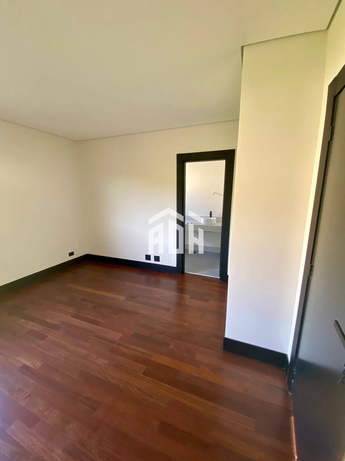 Casa à venda com 4 quartos, 566m² - Foto 24