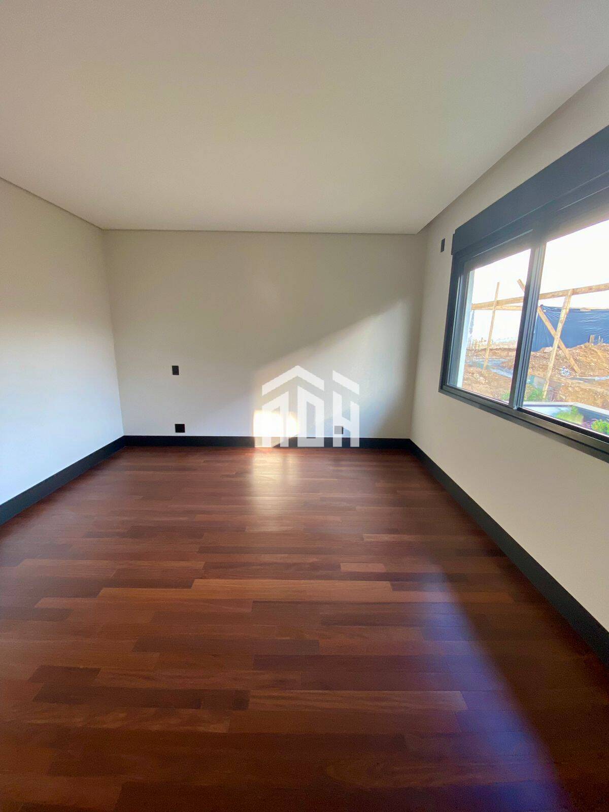 Casa à venda com 4 quartos, 566m² - Foto 32