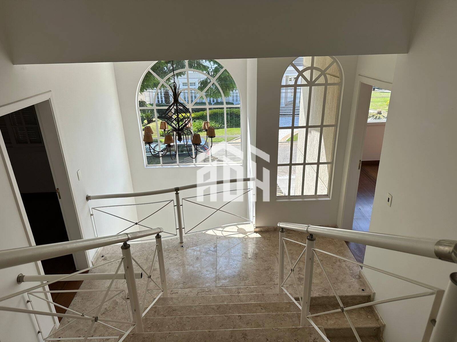 Casa para alugar com 4 quartos, 430m² - Foto 16