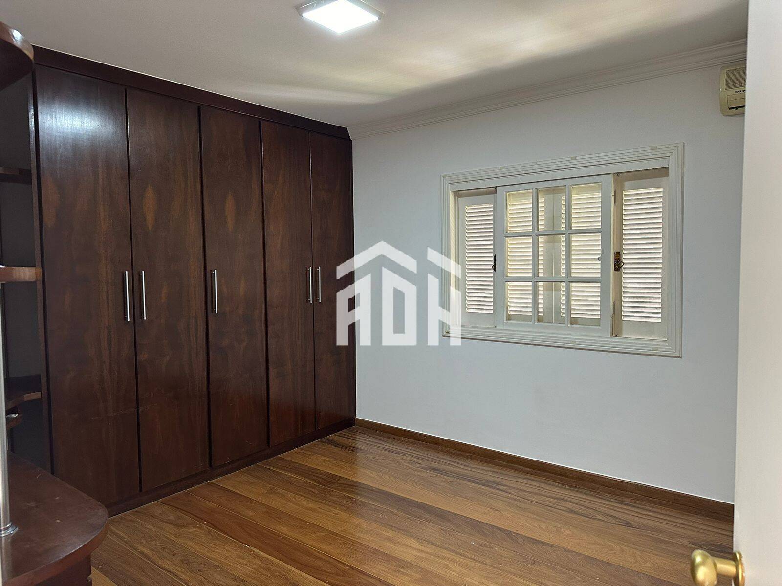 Casa para alugar com 4 quartos, 430m² - Foto 15