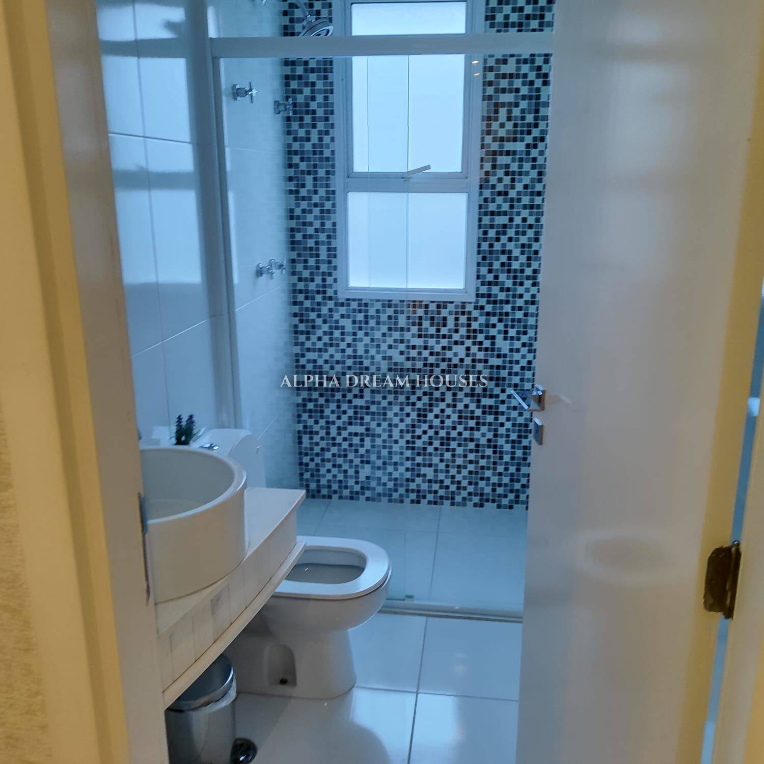 Apartamento para alugar com 3 quartos, 190m² - Foto 3