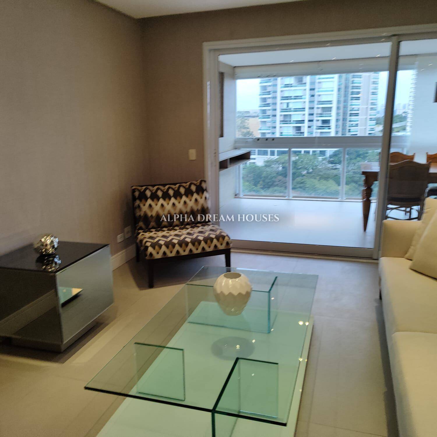 Apartamento para alugar com 3 quartos, 190m² - Foto 8