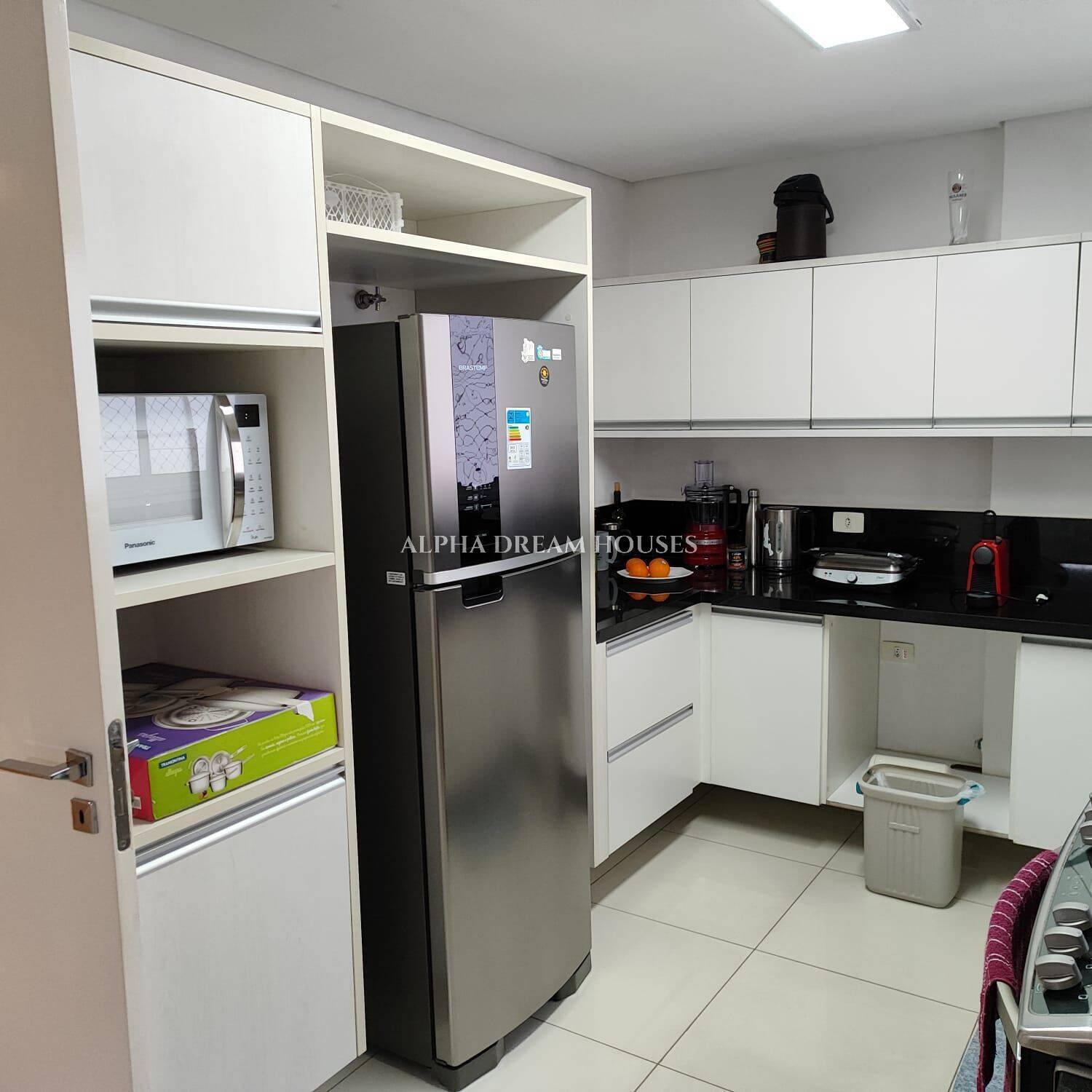 Apartamento para alugar com 3 quartos, 190m² - Foto 12