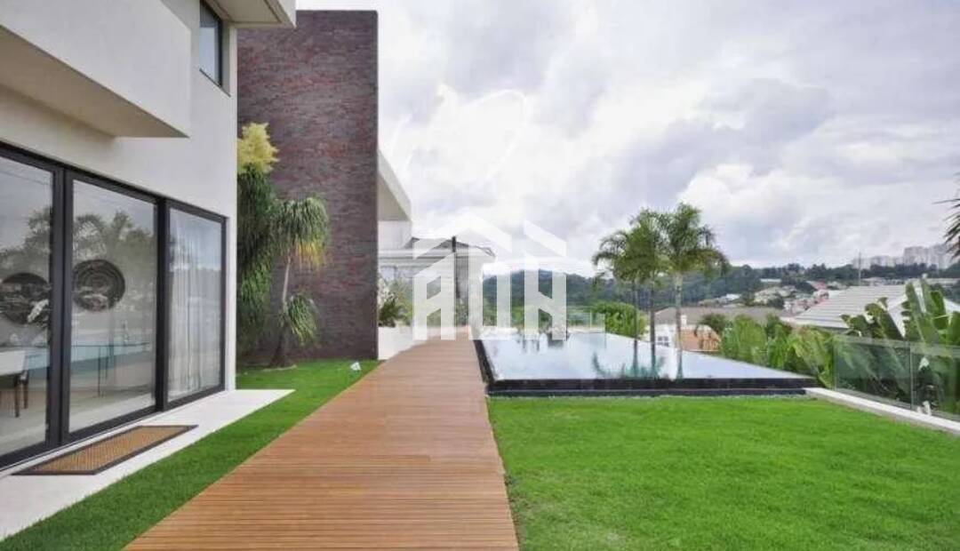 Casa à venda com 5 quartos, 1702m² - Foto 2