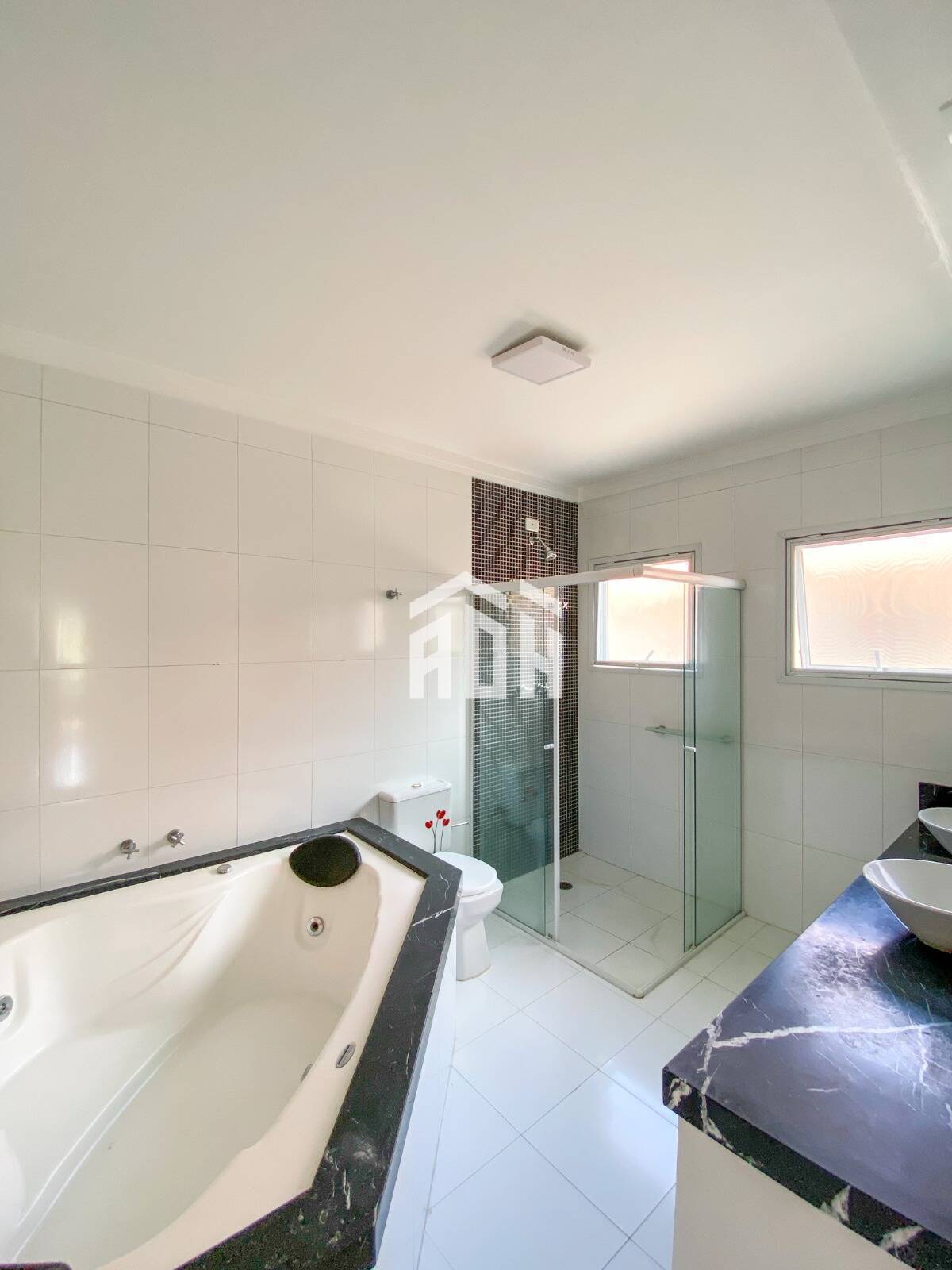 Casa à venda com 4 quartos, 340m² - Foto 29