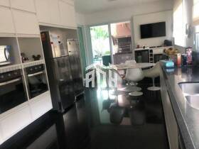 Casa à venda e aluguel com 4 quartos, 600m² - Foto 4