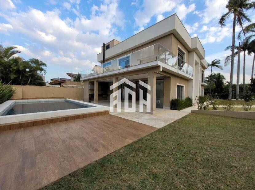 Casa à venda com 4 quartos, 500m² - Foto 1