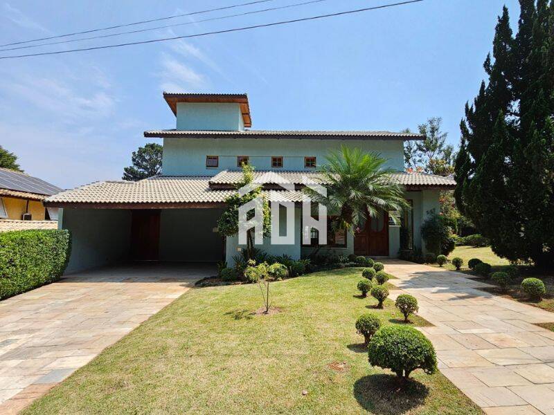 Casa à venda e aluguel com 4 quartos, 320m² - Foto 1