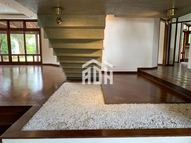 Casa à venda e aluguel com 3 quartos, 420m² - Foto 4