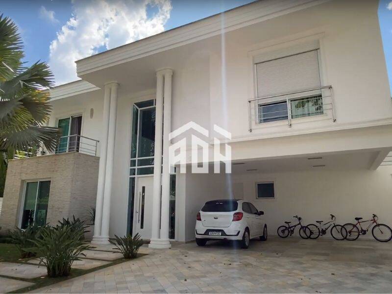 Casa à venda com 4 quartos, 560m² - Foto 1