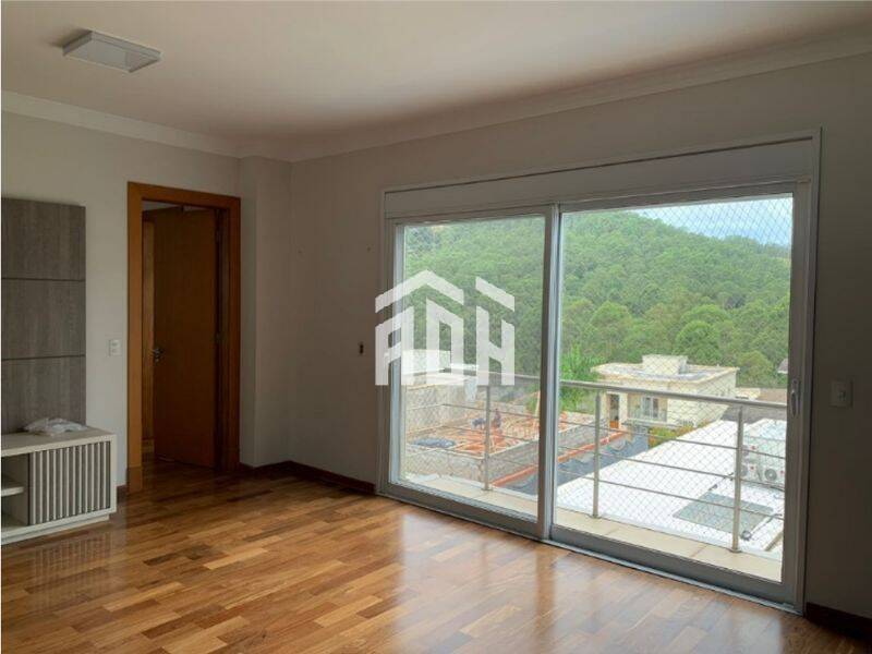 Casa para alugar com 4 quartos, 420m² - Foto 6