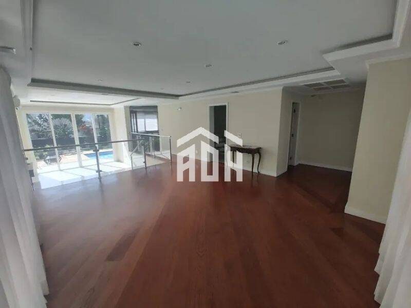 Casa para alugar com 4 quartos, 620m² - Foto 2