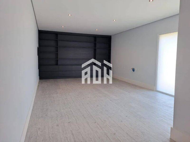 Casa para alugar com 4 quartos, 1500m² - Foto 4