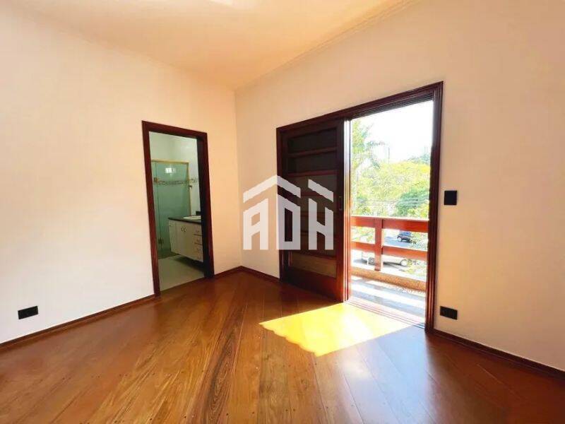 Casa para alugar com 4 quartos, 600m² - Foto 8