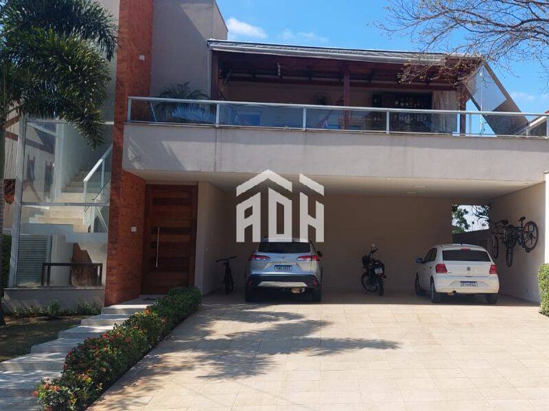 Casa para alugar com 5 quartos, 410m² - Foto 1