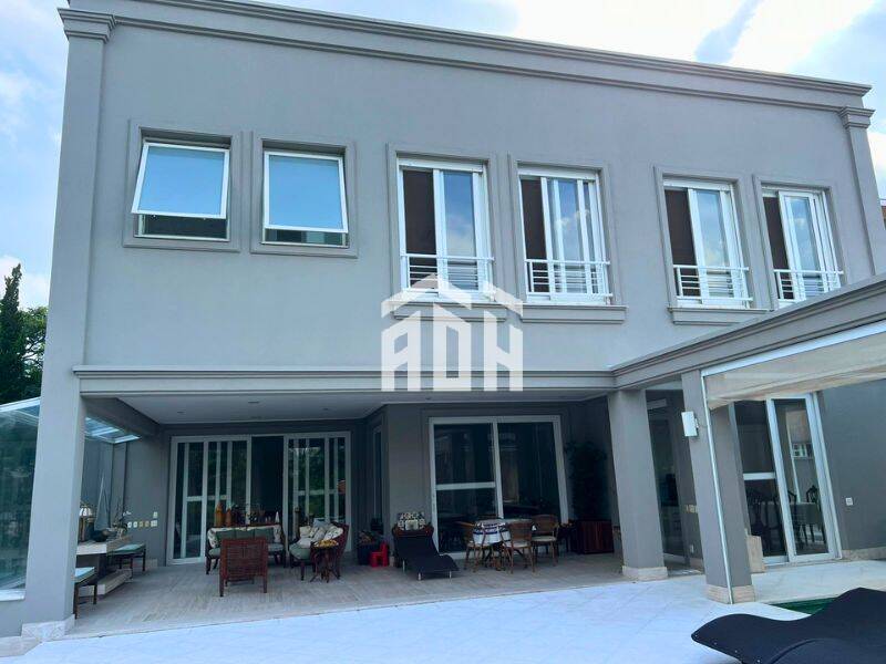 Casa à venda com 6 quartos, 1000m² - Foto 1