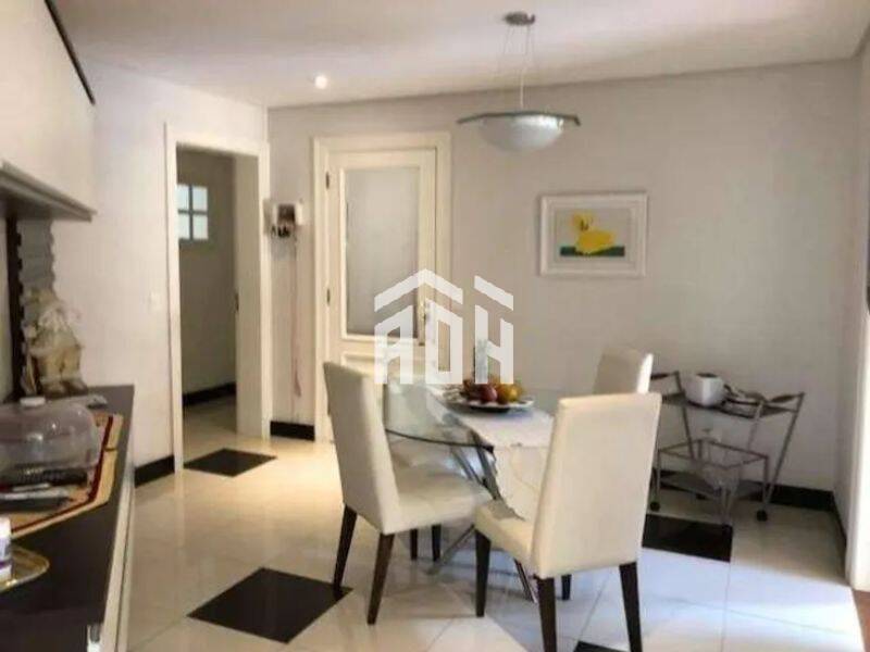 Casa à venda com 4 quartos, 850m² - Foto 4