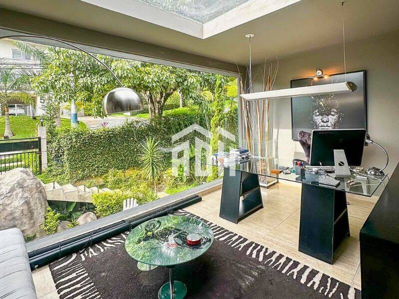 Casa à venda com 5 quartos, 850m² - Foto 6