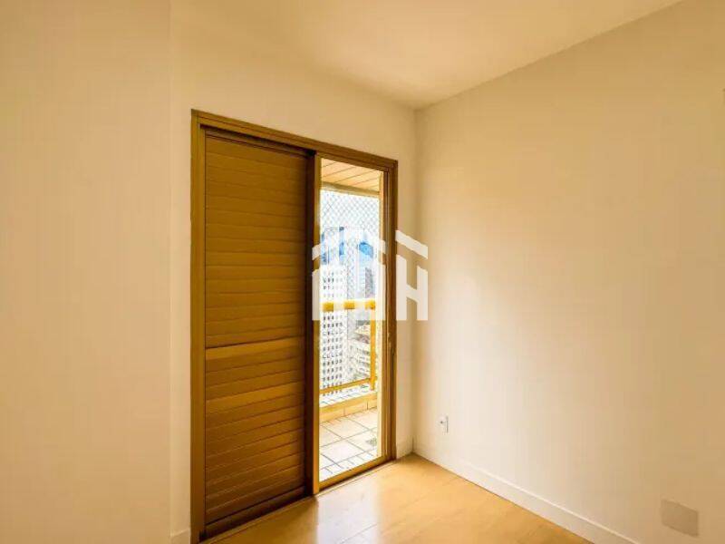 Apartamento à venda com 3 quartos, 110m² - Foto 3