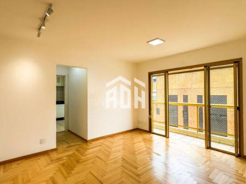 Apartamento à venda com 3 quartos, 110m² - Foto 1