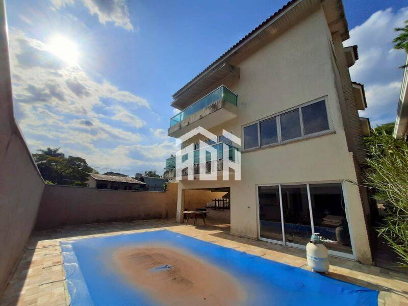 Casa à venda com 4 quartos, 600m² - Foto 14