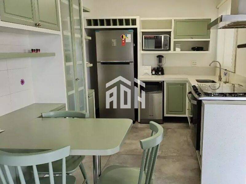 Apartamento para alugar com 3 quartos, 196m² - Foto 2