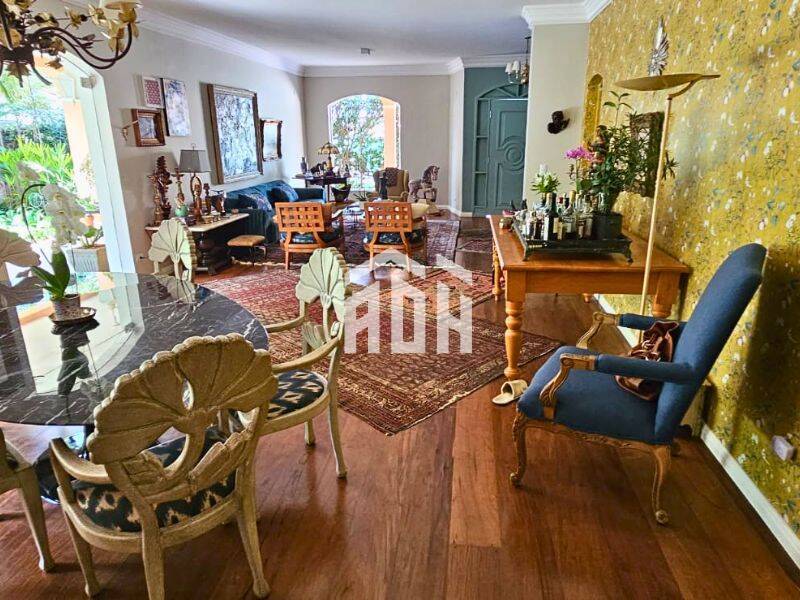 Casa à venda e aluguel com 4 quartos, 380m² - Foto 2