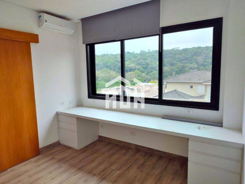 Casa à venda e aluguel com 5 quartos, 336m² - Foto 8