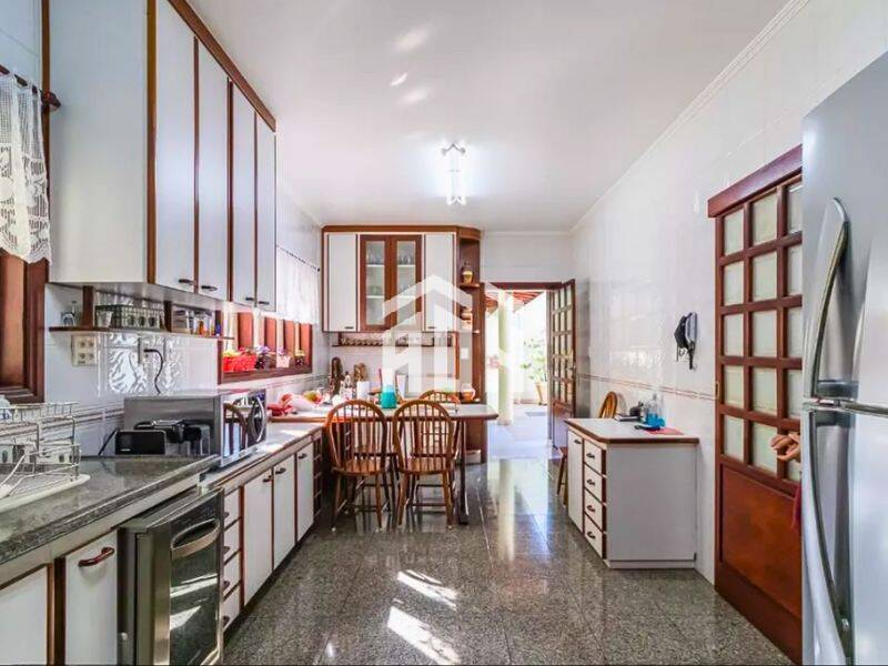 Casa à venda com 4 quartos, 400m² - Foto 10