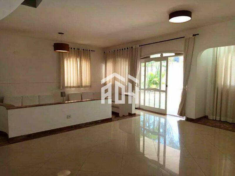 Casa para alugar com 4 quartos, 336m² - Foto 2