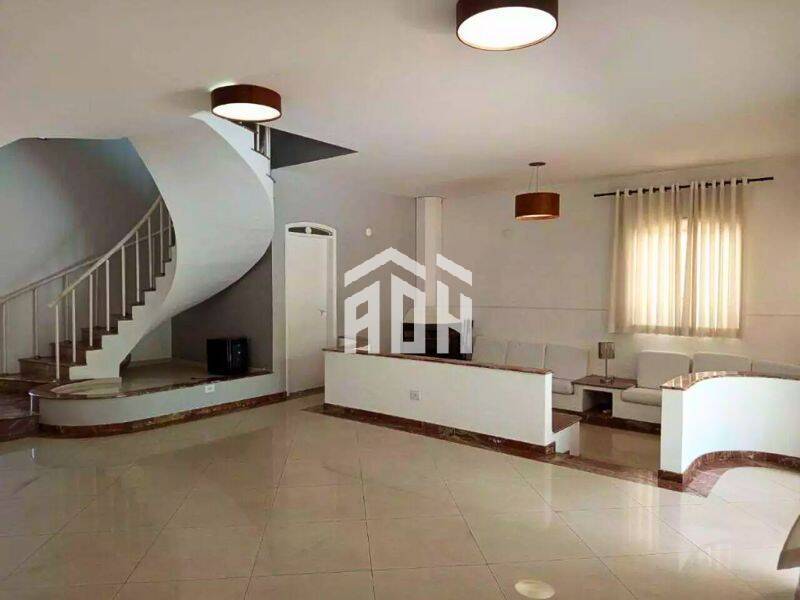 Casa para alugar com 4 quartos, 336m² - Foto 4