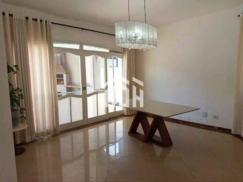 Casa para alugar com 4 quartos, 336m² - Foto 5