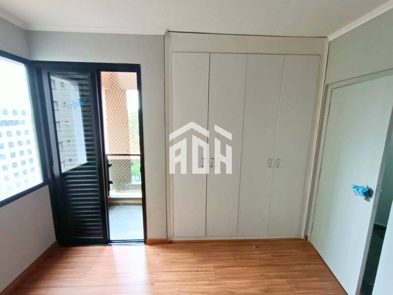 Apartamento para alugar com 3 quartos, 168m² - Foto 10