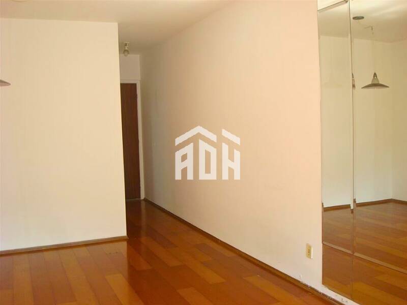 Apartamento para alugar com 3 quartos, 85m² - Foto 2