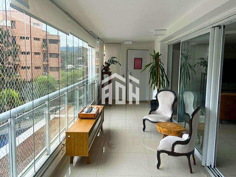 Apartamento à venda e aluguel com 4 quartos, 198m² - Foto 1