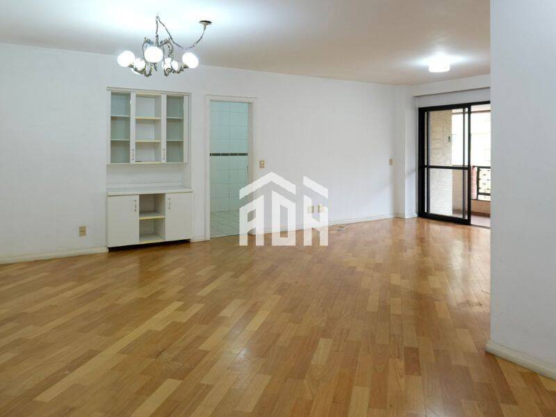 Apartamento à venda com 3 quartos, 160m² - Foto 3