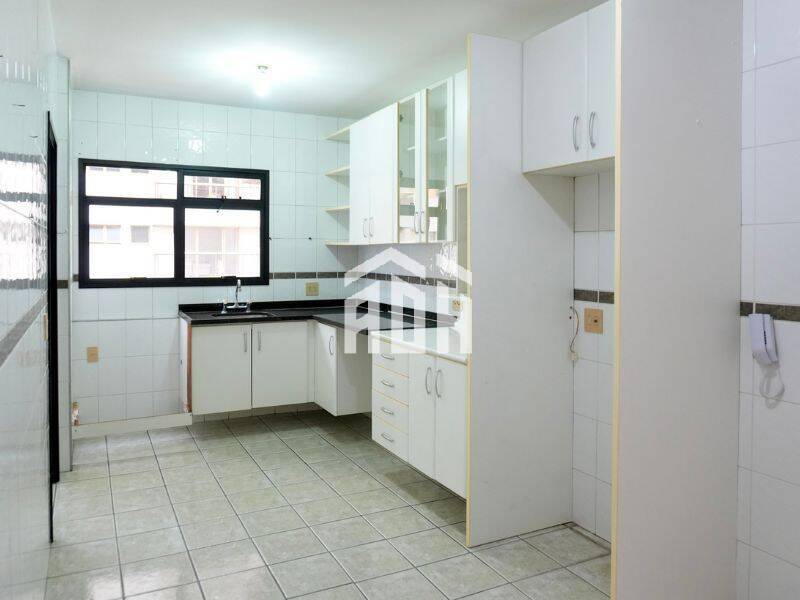 Apartamento à venda com 3 quartos, 160m² - Foto 5