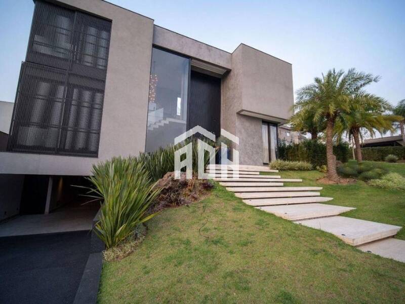 Casa à venda com 5 quartos, 1000m² - Foto 1