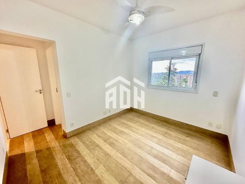 Apartamento à venda com 3 quartos, 202m² - Foto 19